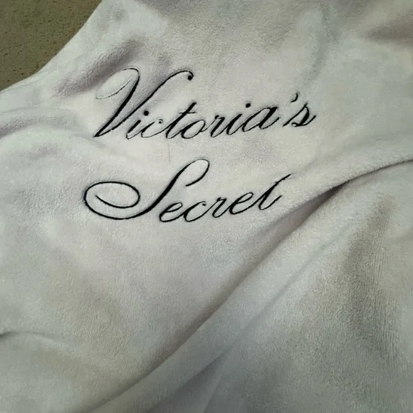 Cozy White Fleece Robe - Picture 3 of 4